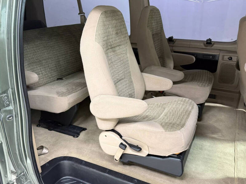 2002 Ford E-Series E-350 SD XLT