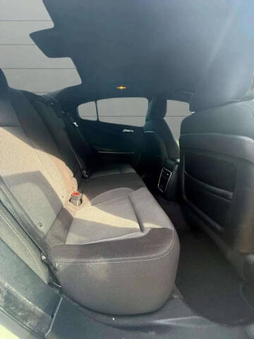 2017 Dodge Charger SE