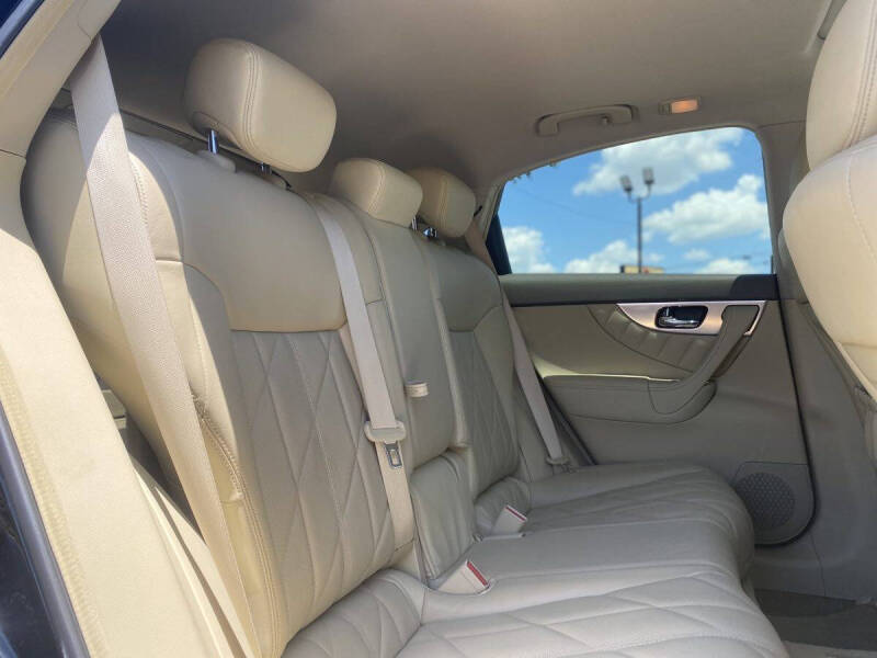 2011 Infiniti FX35