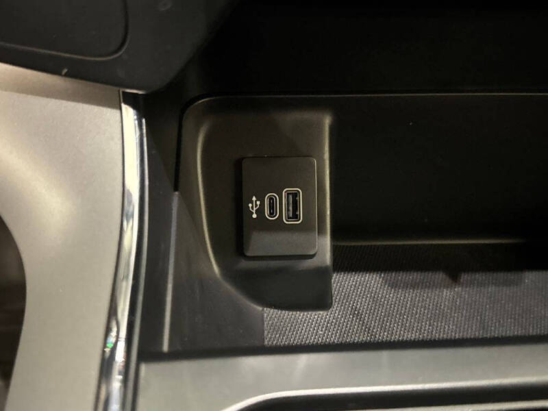 2025 Ford F-150 Lightning Pro