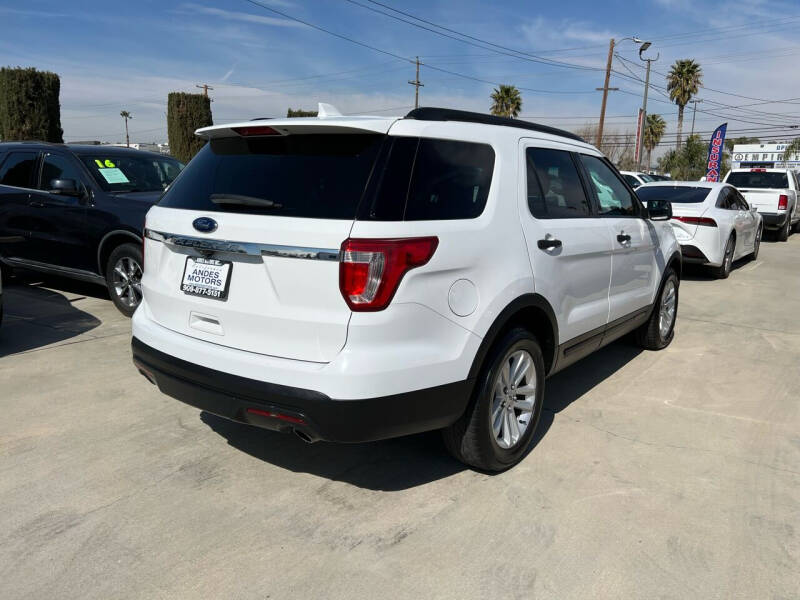 2017 Ford Explorer Base photo 6