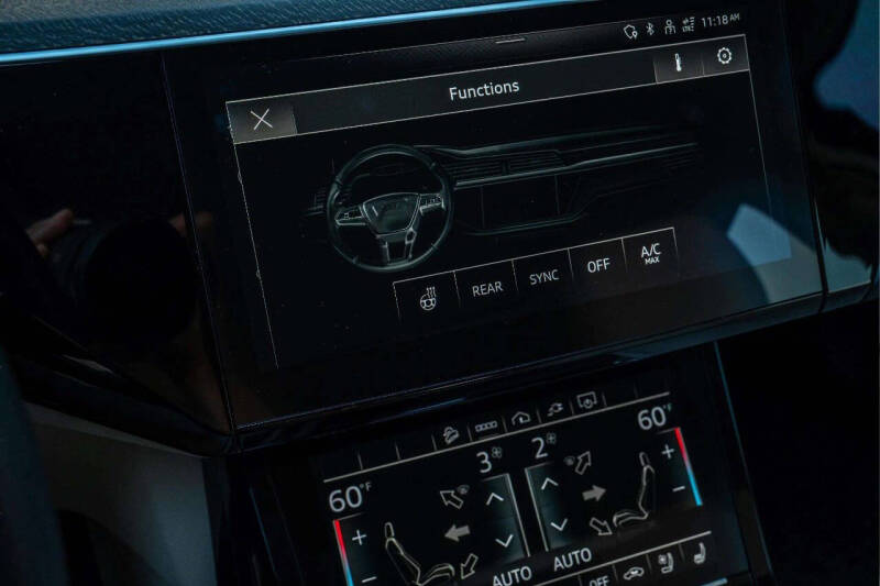 2022 Audi e-tron quattro Premium Plus