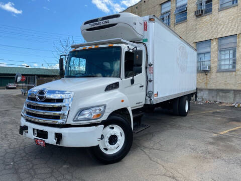 2013 Hino 338