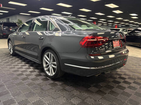 2017 Volkswagen Passat 1.8T R-Line