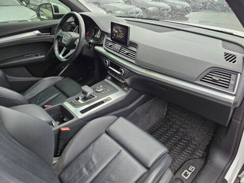 2020 Audi Q5 quattro Premium 45 TFSI