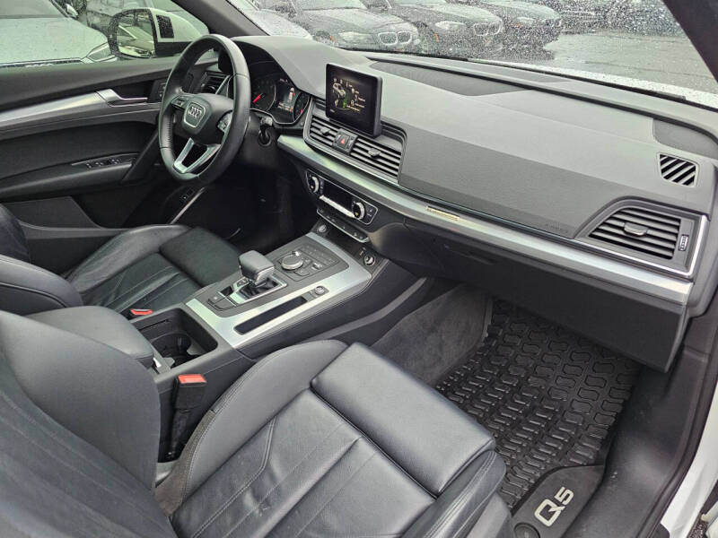 2020 Audi Q5 quattro Premium 45 TFSI