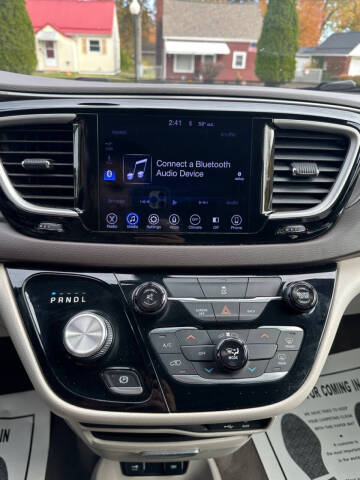 2017 Chrysler Pacifica Touring