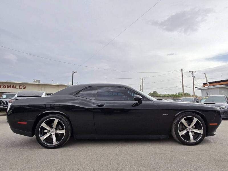 2017 Dodge Challenger R/T Shaker