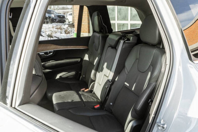 2025 Volvo XC90 B6 Plus Bright Theme 7P