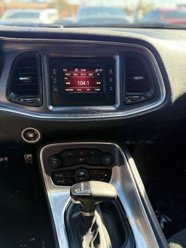 2016 Dodge Challenger SXT