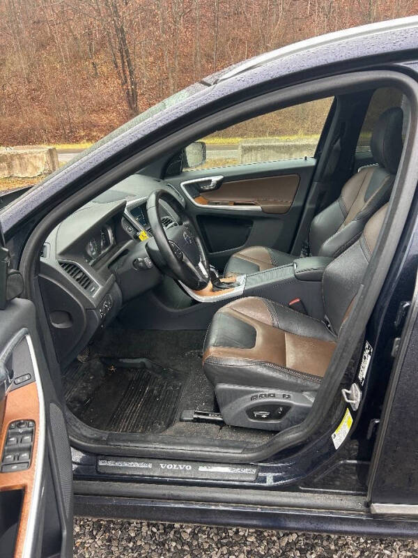 2016 Volvo XC60 T5 Platinum