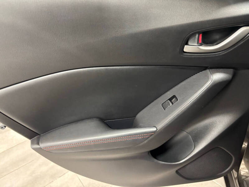 2015 Mazda MAZDA3 i Grand Touring