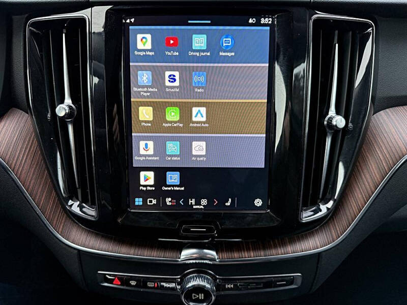 2024 Volvo XC60 B5 Plus Dark Theme