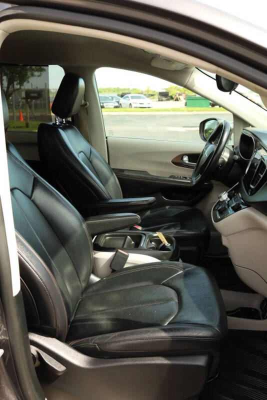 2018 Chrysler Pacifica Touring L