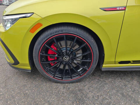 2023 Volkswagen Golf GTI 40th Anniversary Edition