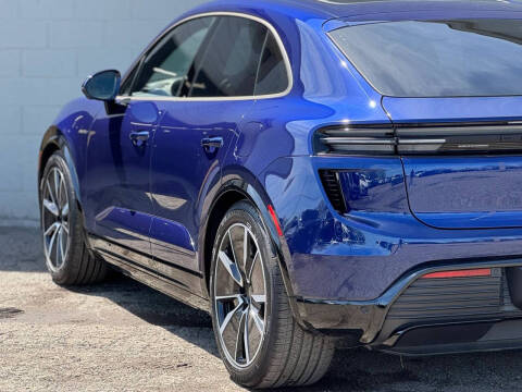 2024 Porsche Macan Turbo Electric