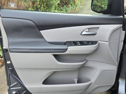 2011 Honda Odyssey EX-L w/DVD