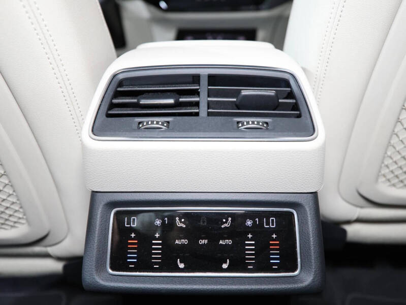 2019 Audi e-tron quattro Premium Plus