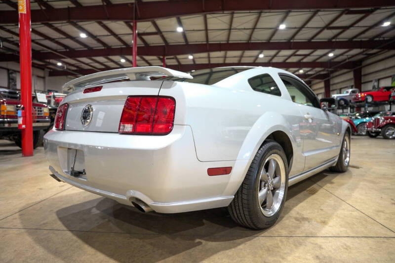 2005 Ford Mustang GT Premium