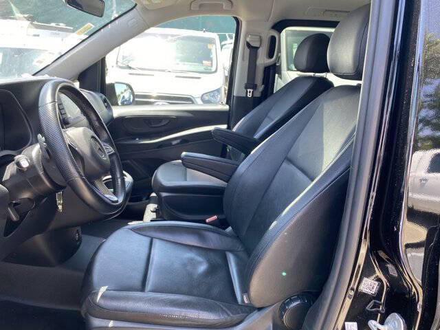 2023 Mercedes-Benz Metris Passenger
