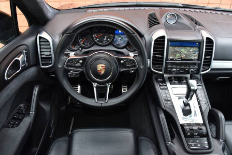 2016 Porsche Cayenne GTS