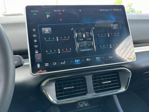 2025 VinFast VF8 Plus