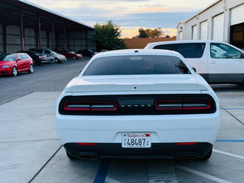 2018 Dodge Challenger SXT