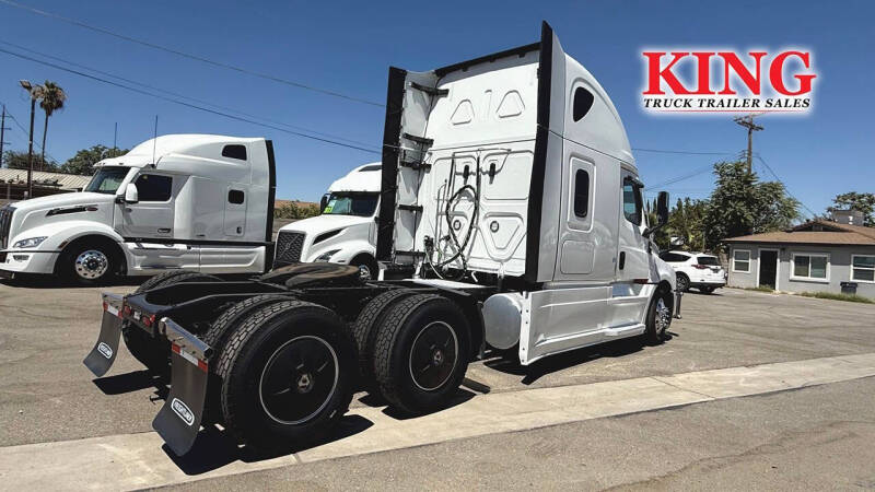 2023 Freightliner Cascadia