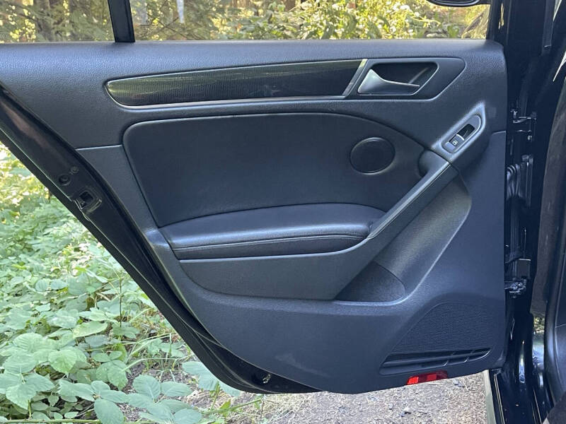 2013 Volkswagen GTI Wolfsburg Edition PZEV