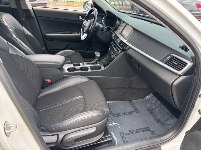 2019 Kia Optima 19