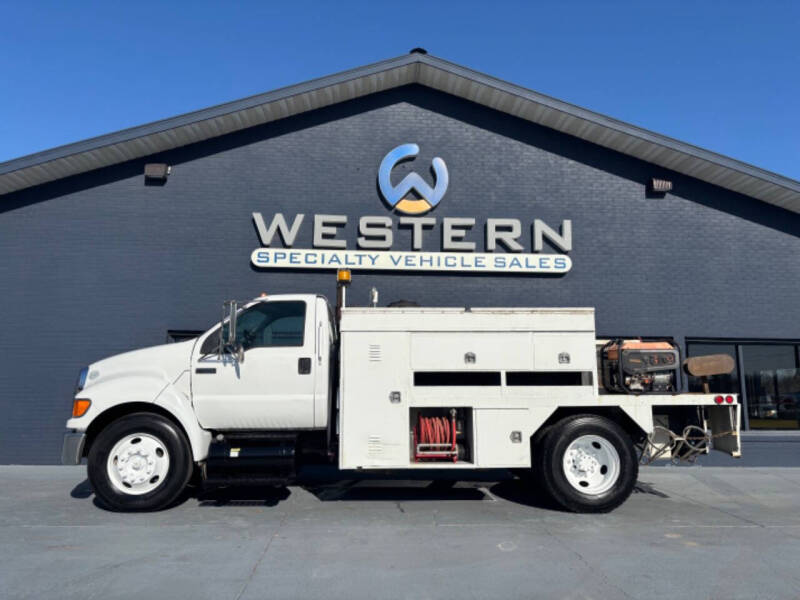 2008 Ford F-650's photo