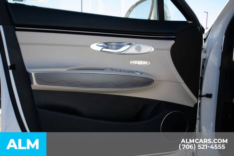 2025 Genesis GV70 2.5T Standard