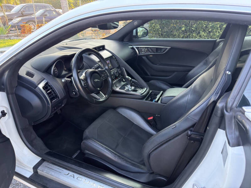 2018 Jaguar F-TYPE 296HP