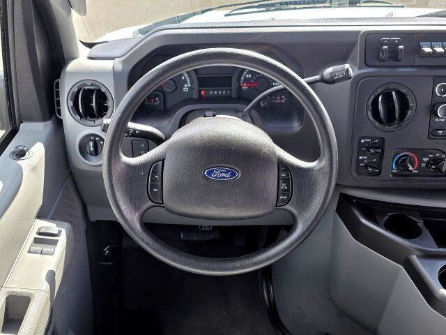 2011 Ford E-Series E-350 SD XLT