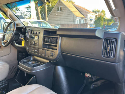 2017 GMC Savana 2500