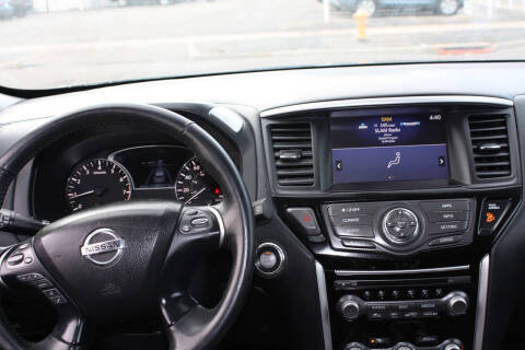 2018 Nissan Pathfinder Platinum