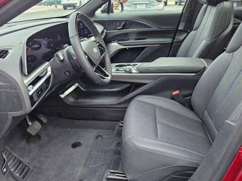 2024 Cadillac LYRIQ Luxury 3