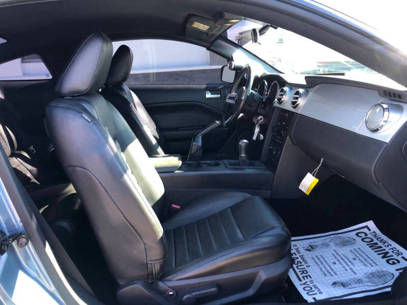 2005 Ford Mustang GT Premium