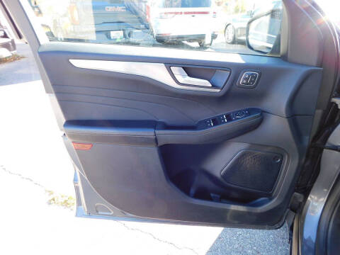 2022 Ford Escape Titanium