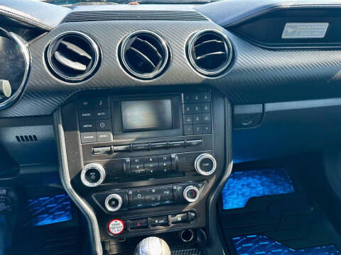 2017 Ford Mustang V6