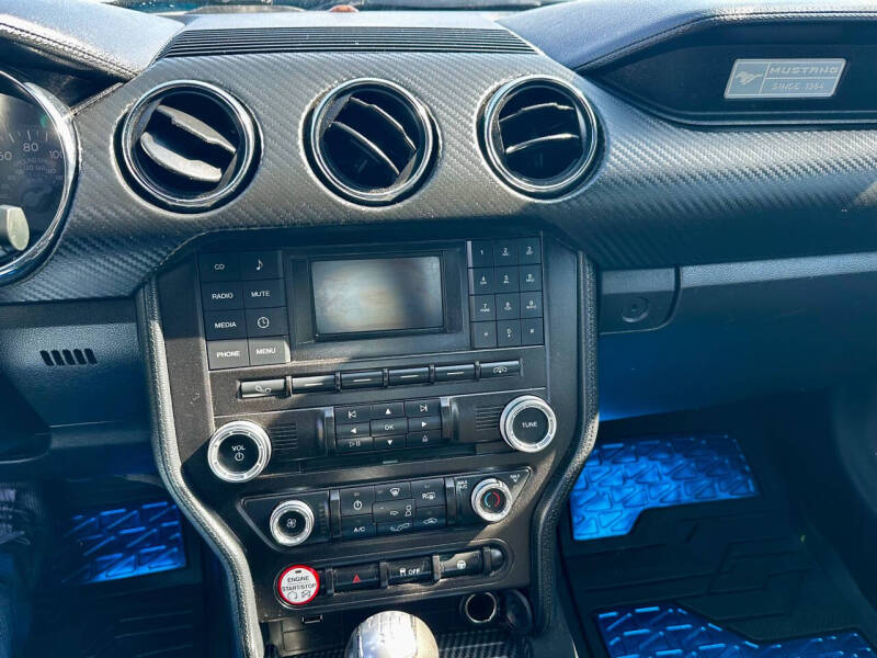 2017 Ford Mustang V6