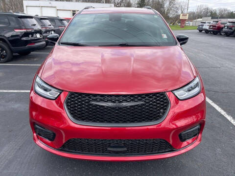 2026 Chrysler Pacifica Select