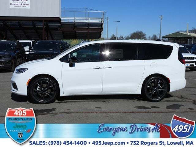 2026 Chrysler Pacifica Select