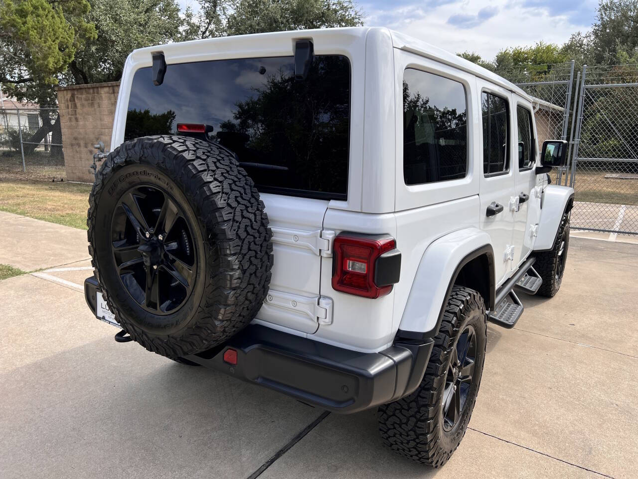 Used Car 2019 Jeep Wrangler Unlimited  Sahara Altitude 4x4 4dr Suv For Sale Under $30,000 In Austin, Texas