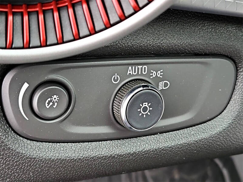 2025 Chevrolet Trax RS