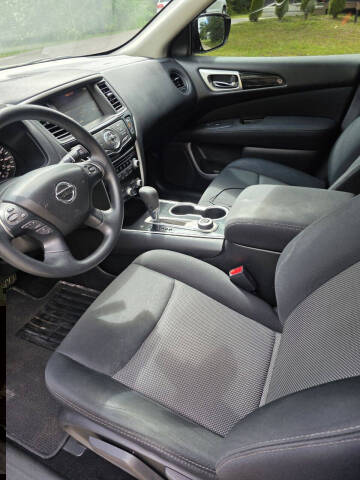 2017 Nissan Pathfinder S