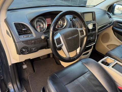 2014 Chrysler Town and Country Touring