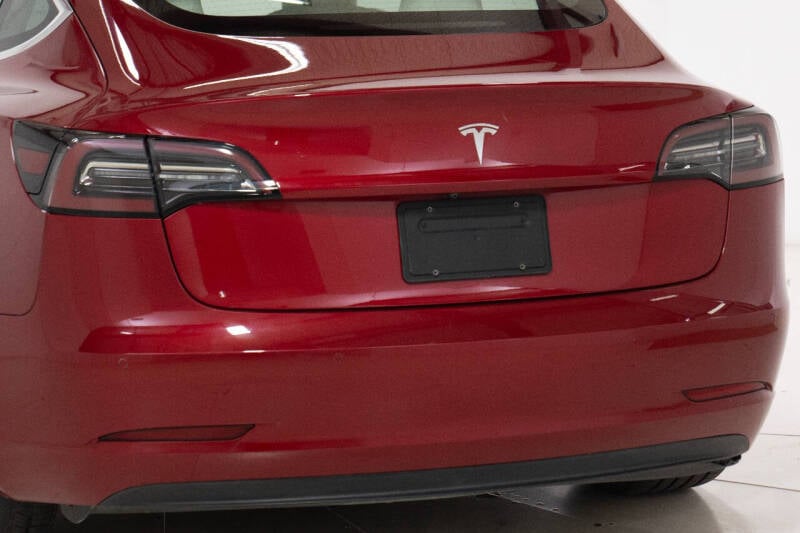 2019 Tesla Model 3 Base photo 17