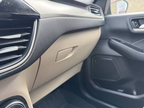 2022 Ford Escape Hybrid SEL