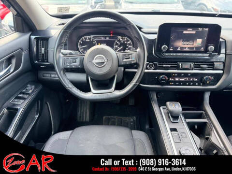 2022 Nissan Pathfinder SV